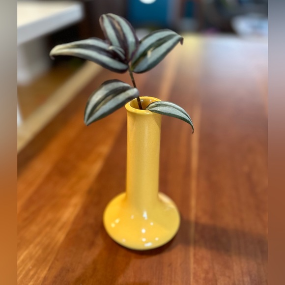 Vintage Hall Vase 631 1/2 Bud Vase - Picture 5 of 8